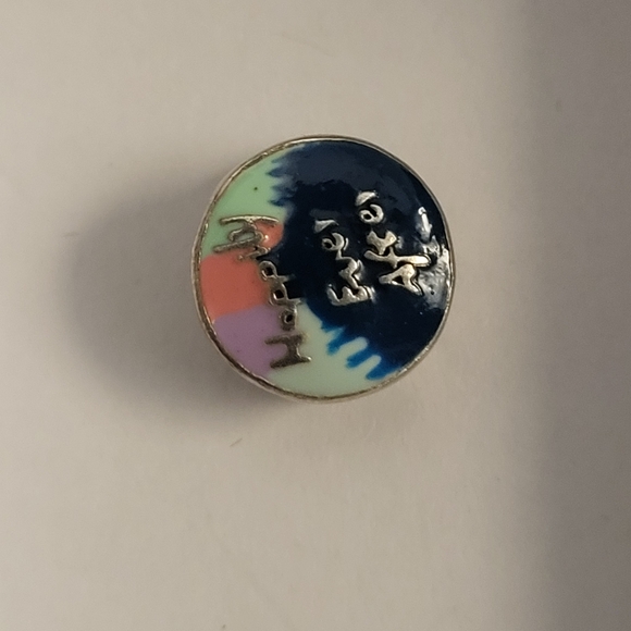 Happly ever after mickey n mini charm - Picture 1 of 3